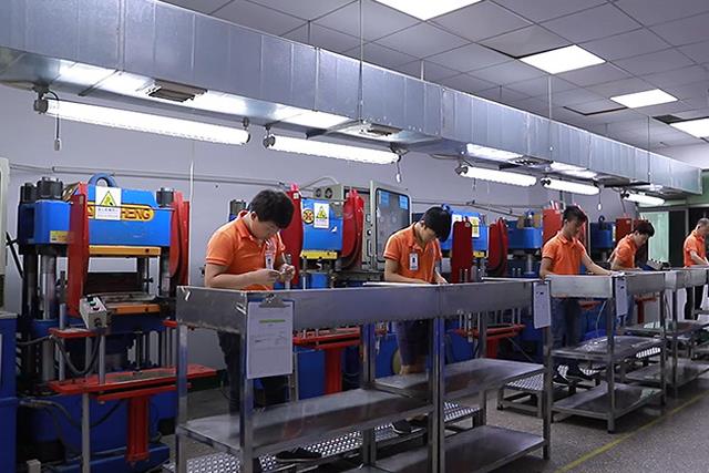 《海原县人民政府》：家门口学手艺，，，，，，，，稳就业促增收