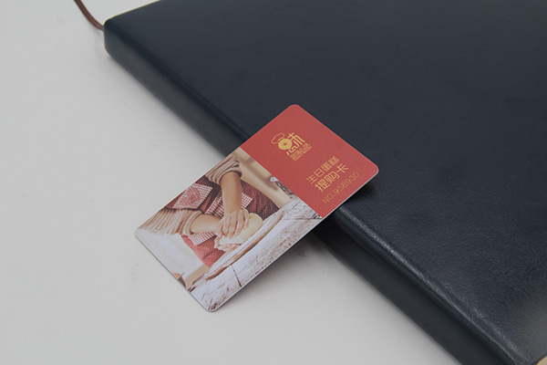 钥匙扣卡是否可以做成IC ID复合卡，，，，，可以的话有哪些样式？？？？？？？？