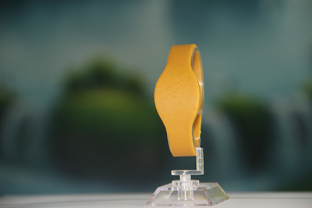 门禁卡在那里配？？？？？？