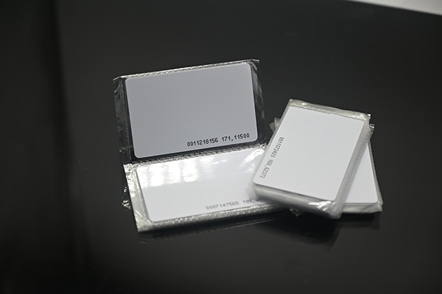 充电卡PVC质料压制要领以及特点-S36沙龙会充电卡制作