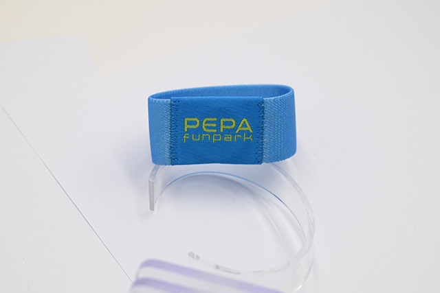 为什么IC卡保密水平这么高呢，，，，，，，金属卡是怎么打造的呢