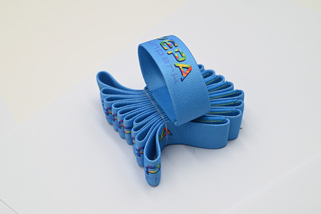 由于行业的特殊性，，，，，，，，使得磁卡成为了一种有价证券